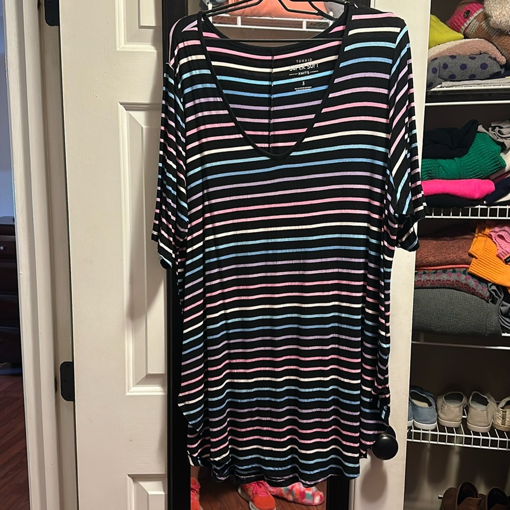 Multi color short sleeve long tee